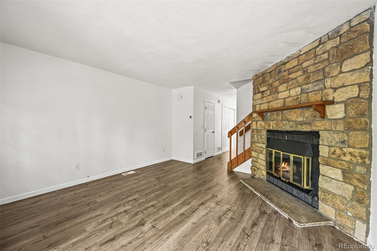 MLS Image #5 for 2701 e nichols circle ,centennial, Colorado
