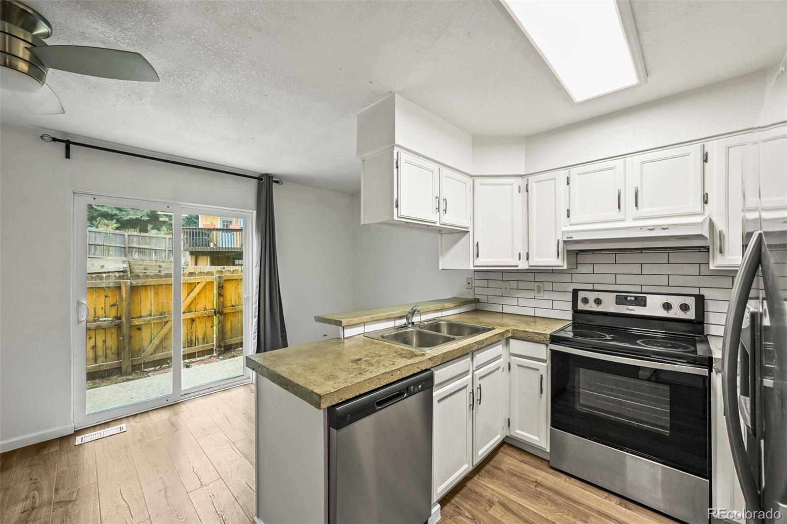 MLS Image #7 for 2701 e nichols circle ,centennial, Colorado