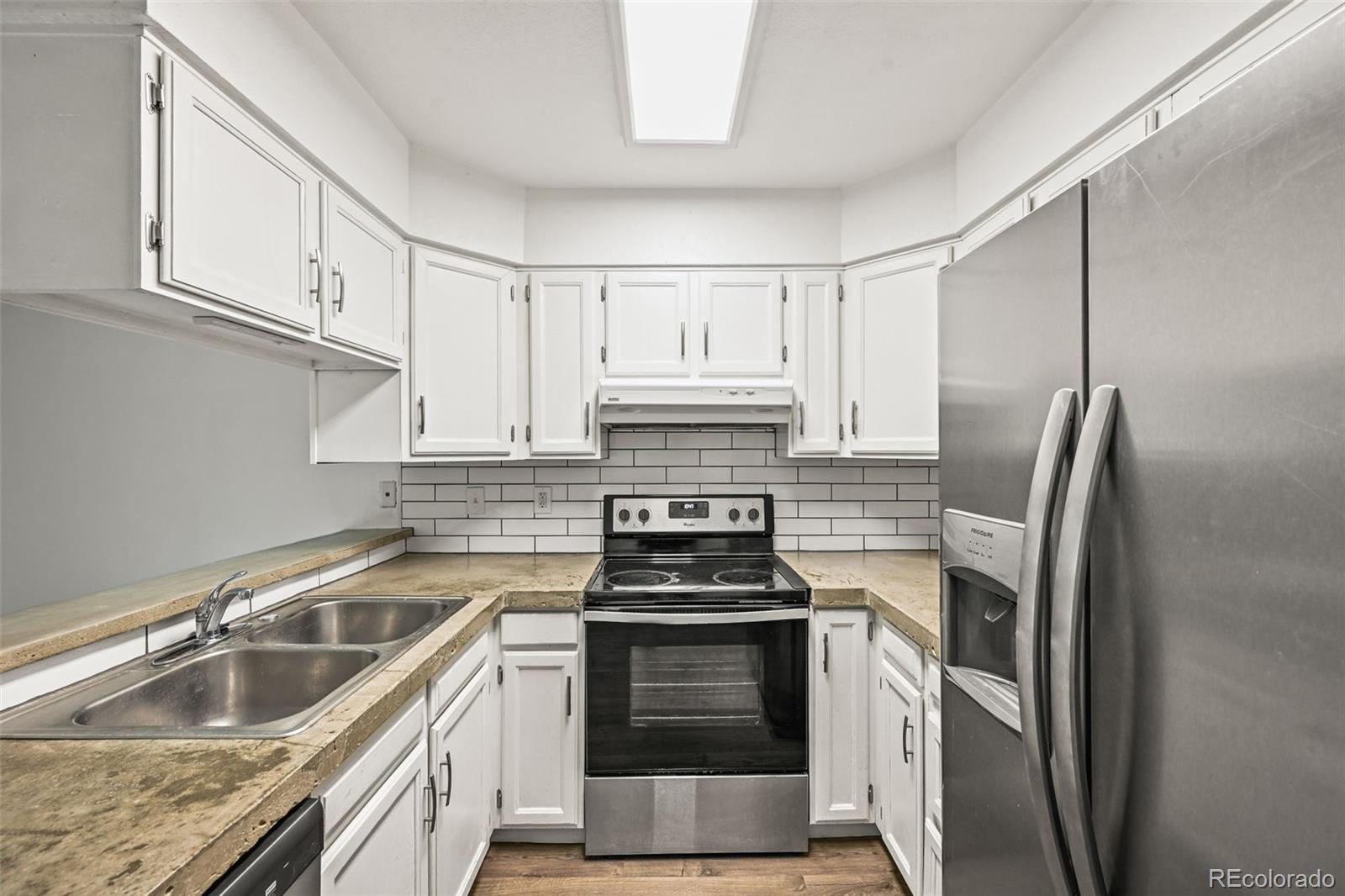 MLS Image #8 for 2701 e nichols circle ,centennial, Colorado