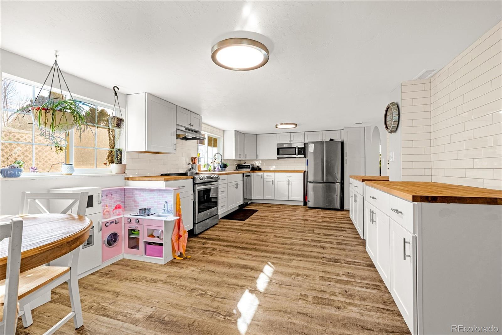 MLS Image #10 for 1041  market street,colorado springs, Colorado