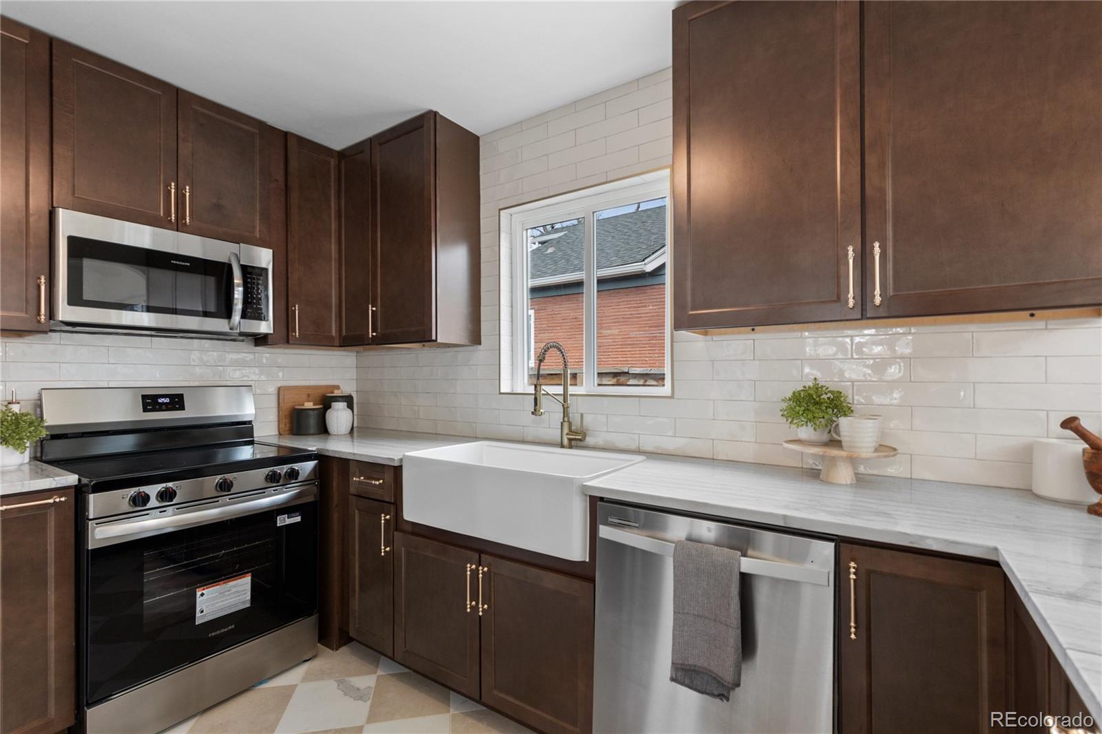 MLS Image #11 for 1261 s jackson street,denver, Colorado