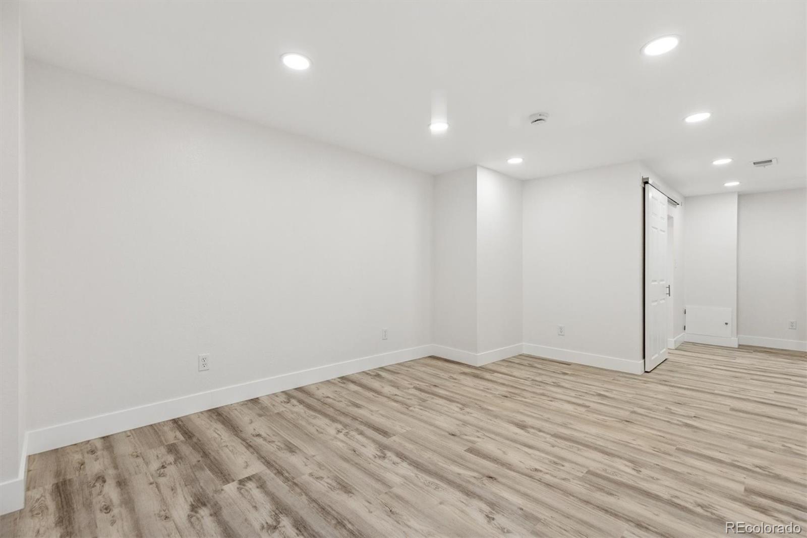MLS Image #15 for 4880 s cherokee street,englewood, Colorado
