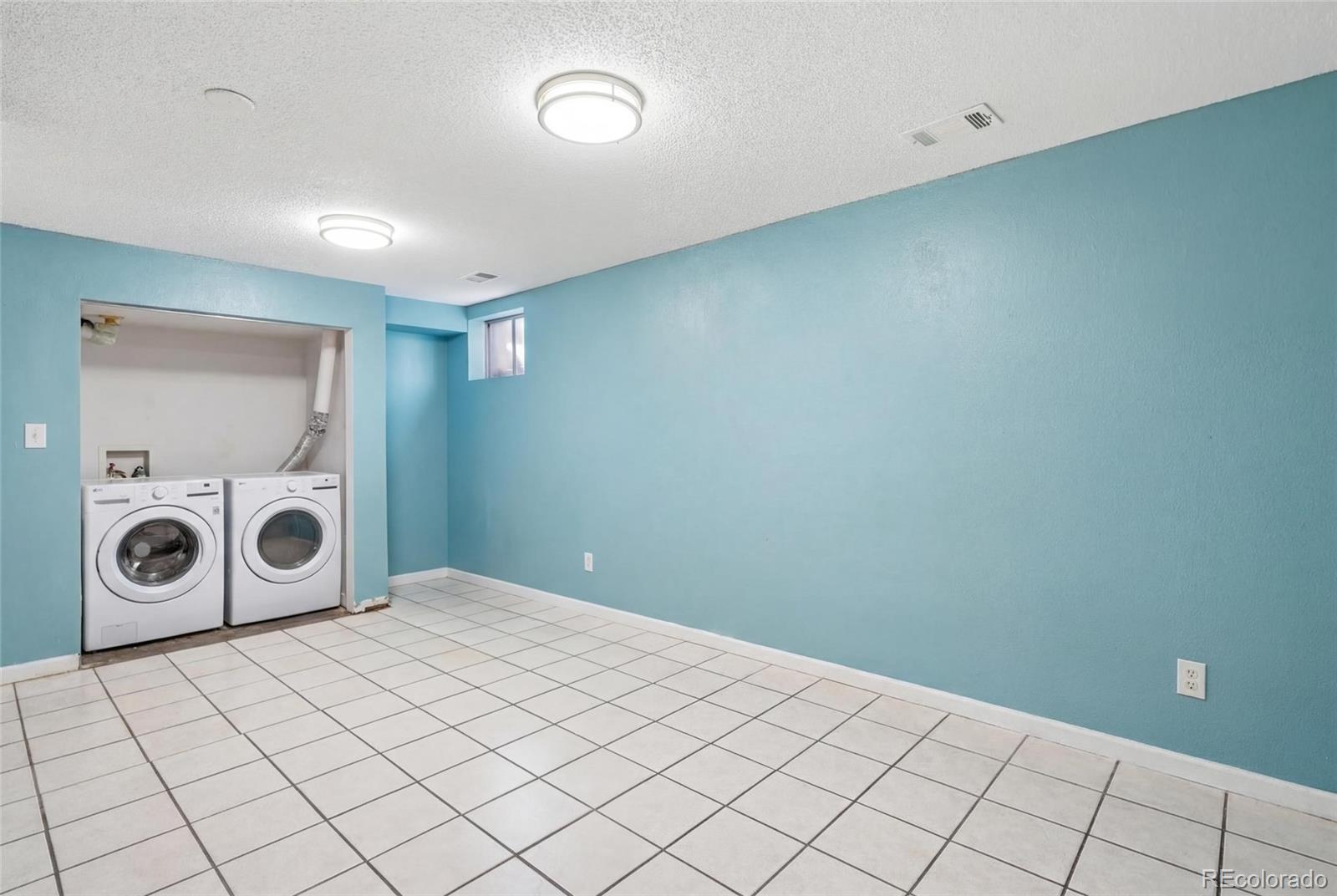 MLS Image #23 for 12234 e berkeley place,denver, Colorado