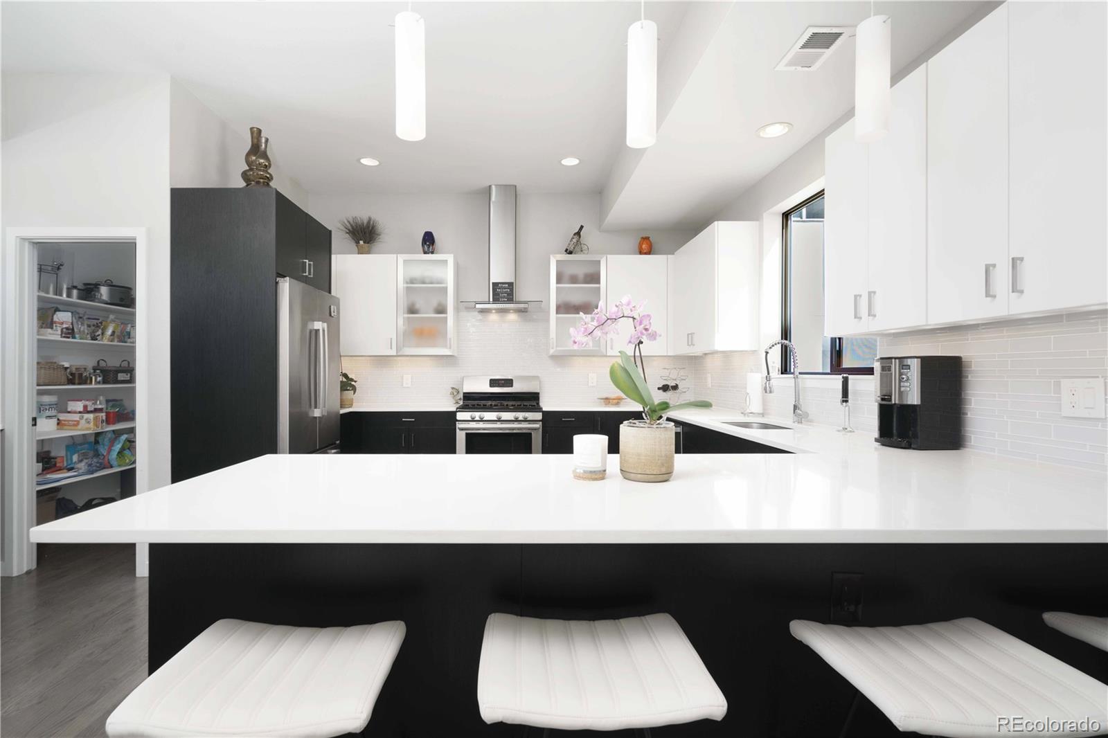 MLS Image #10 for 2622 w 24th avenue 14,denver, Colorado