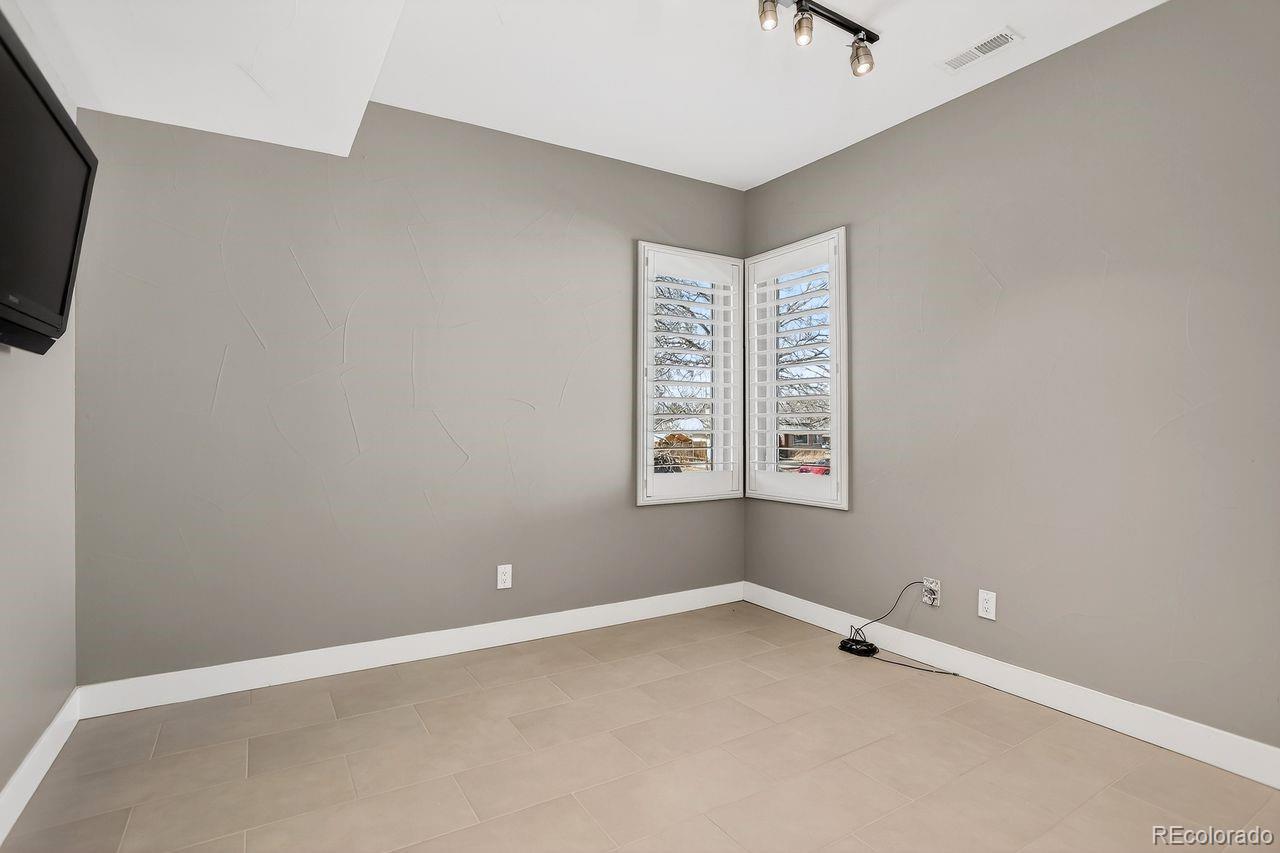 MLS Image #37 for 2624 s race street,denver, Colorado