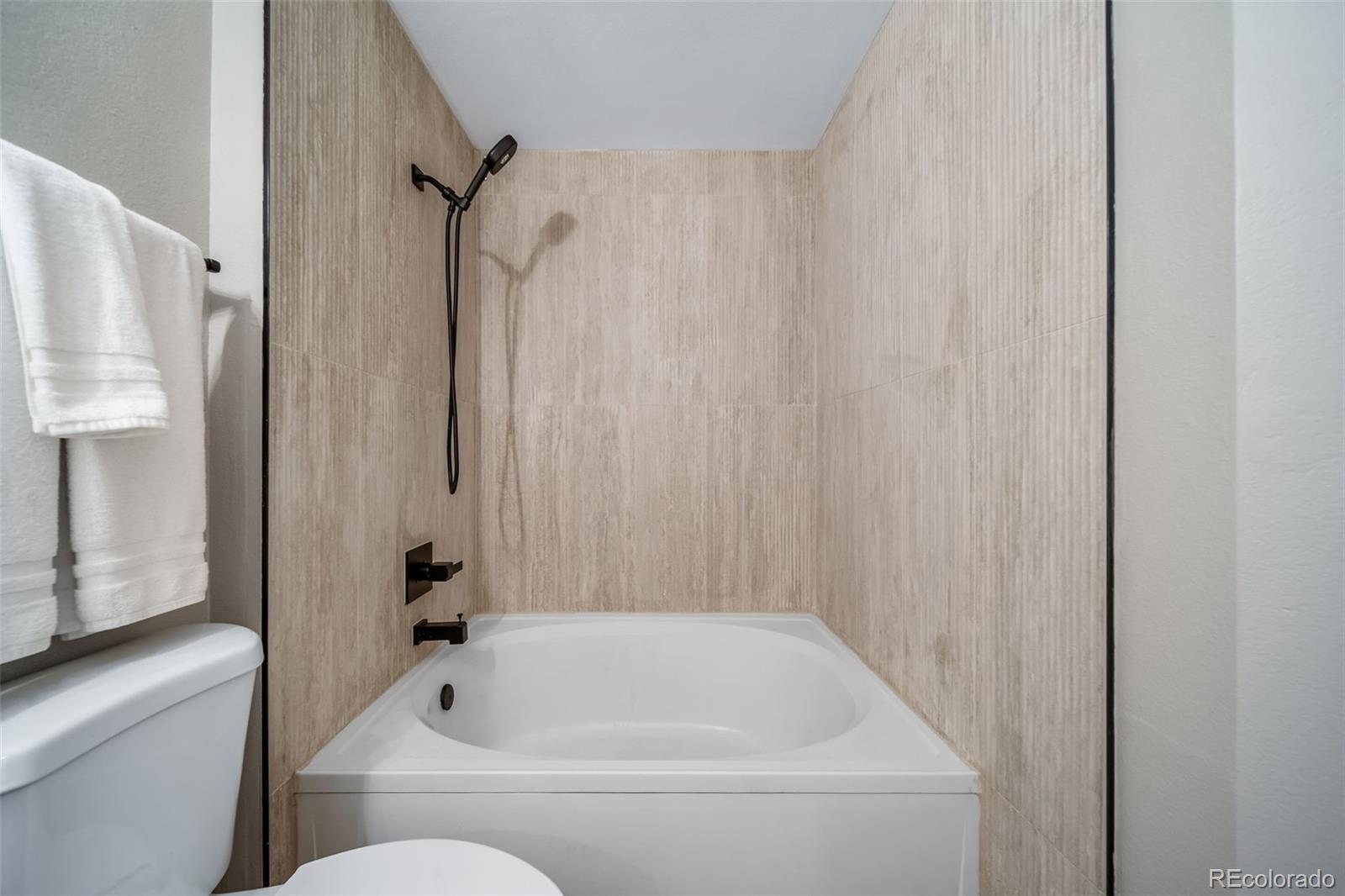 MLS Image #6 for 12858  ironstone way 204,parker, Colorado