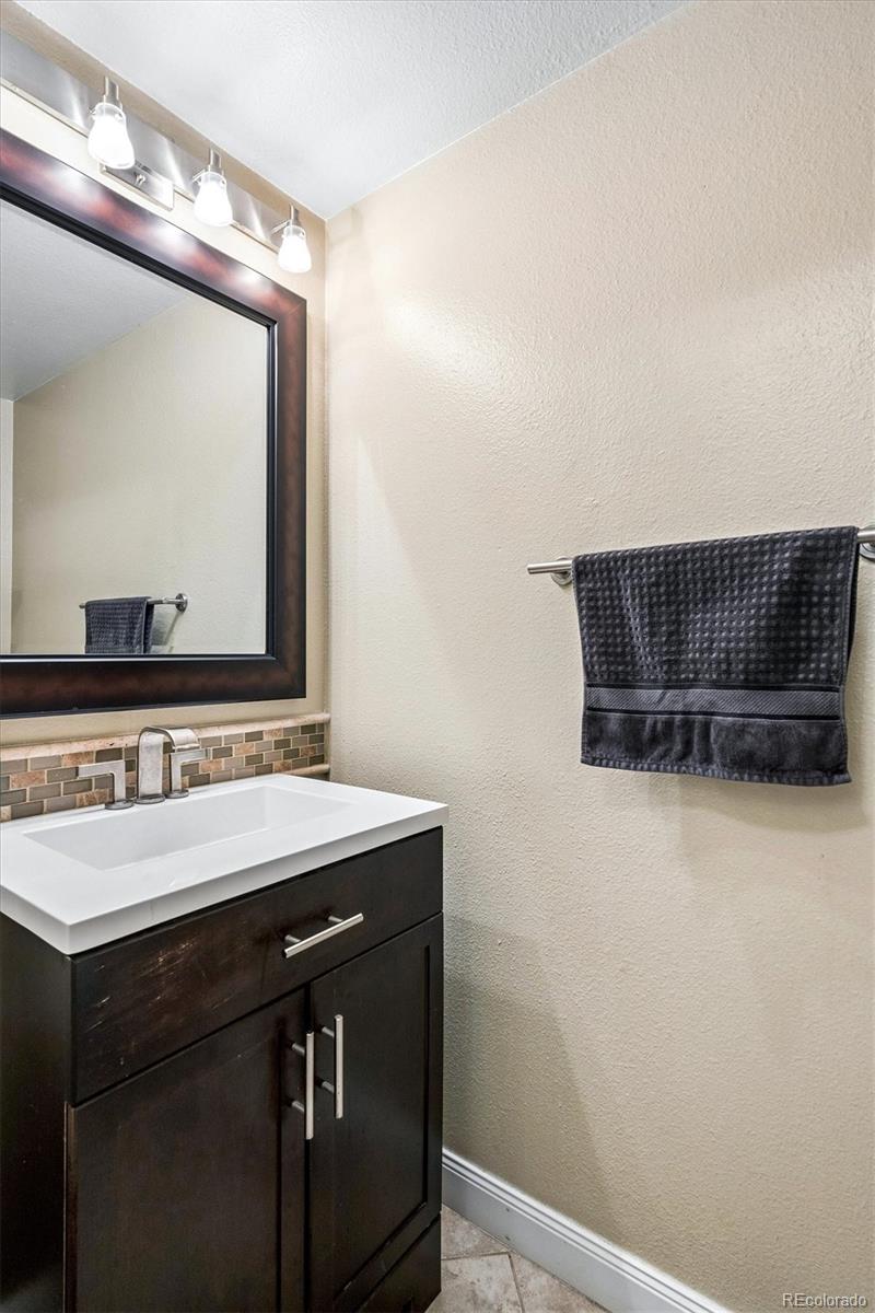 MLS Image #11 for 7476 e arkansas avenue 39-02,denver, Colorado