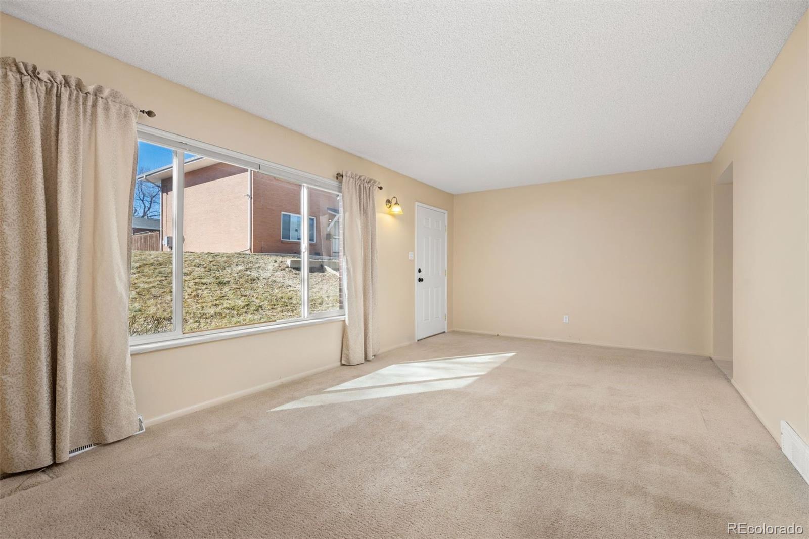 MLS Image #5 for 9051 e nassau avenue,denver, Colorado