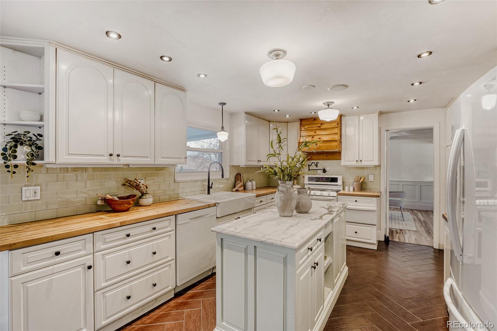 MLS Image #11 for 8709 e kenyon avenue,denver, Colorado