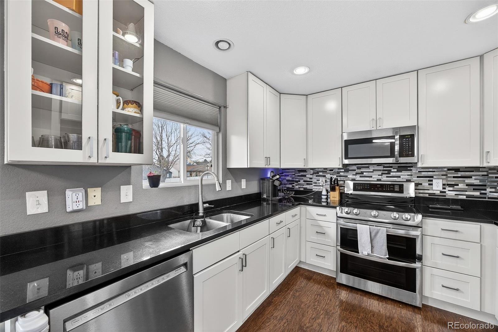 MLS Image #10 for 1904  greenbriar court,johnstown, Colorado