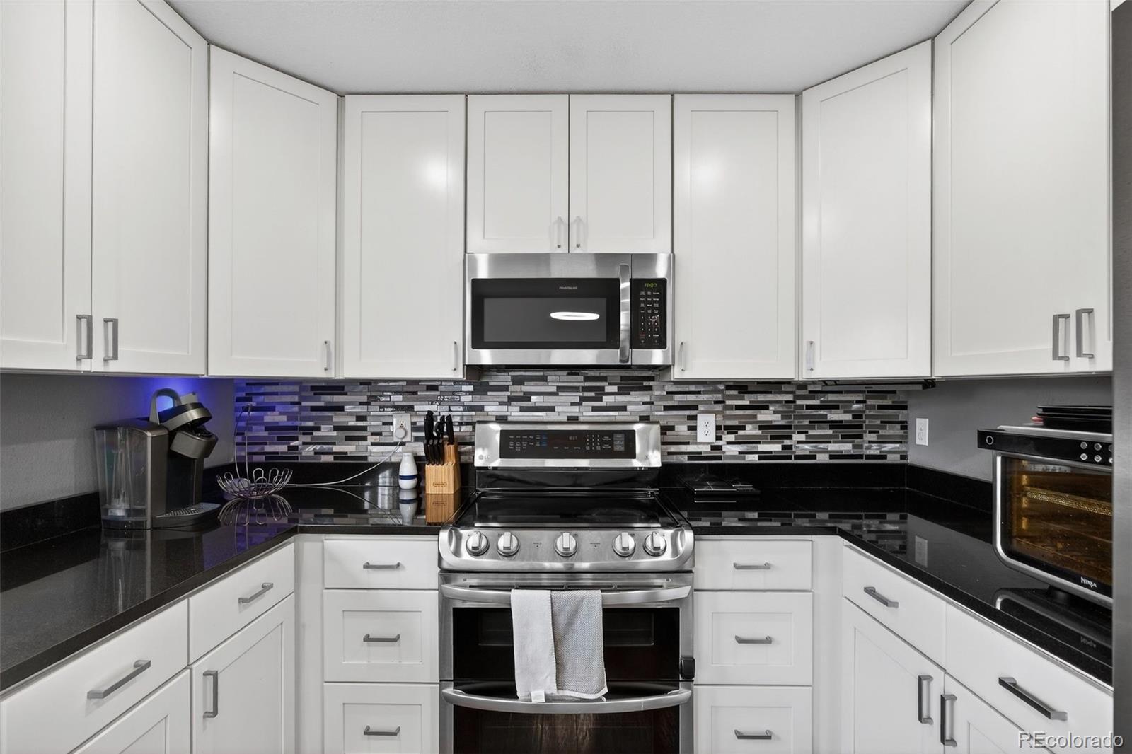 MLS Image #12 for 1904  greenbriar court,johnstown, Colorado