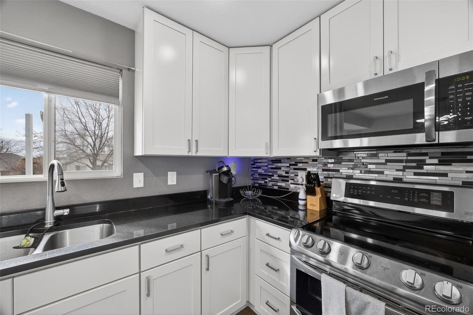 MLS Image #14 for 1904  greenbriar court,johnstown, Colorado
