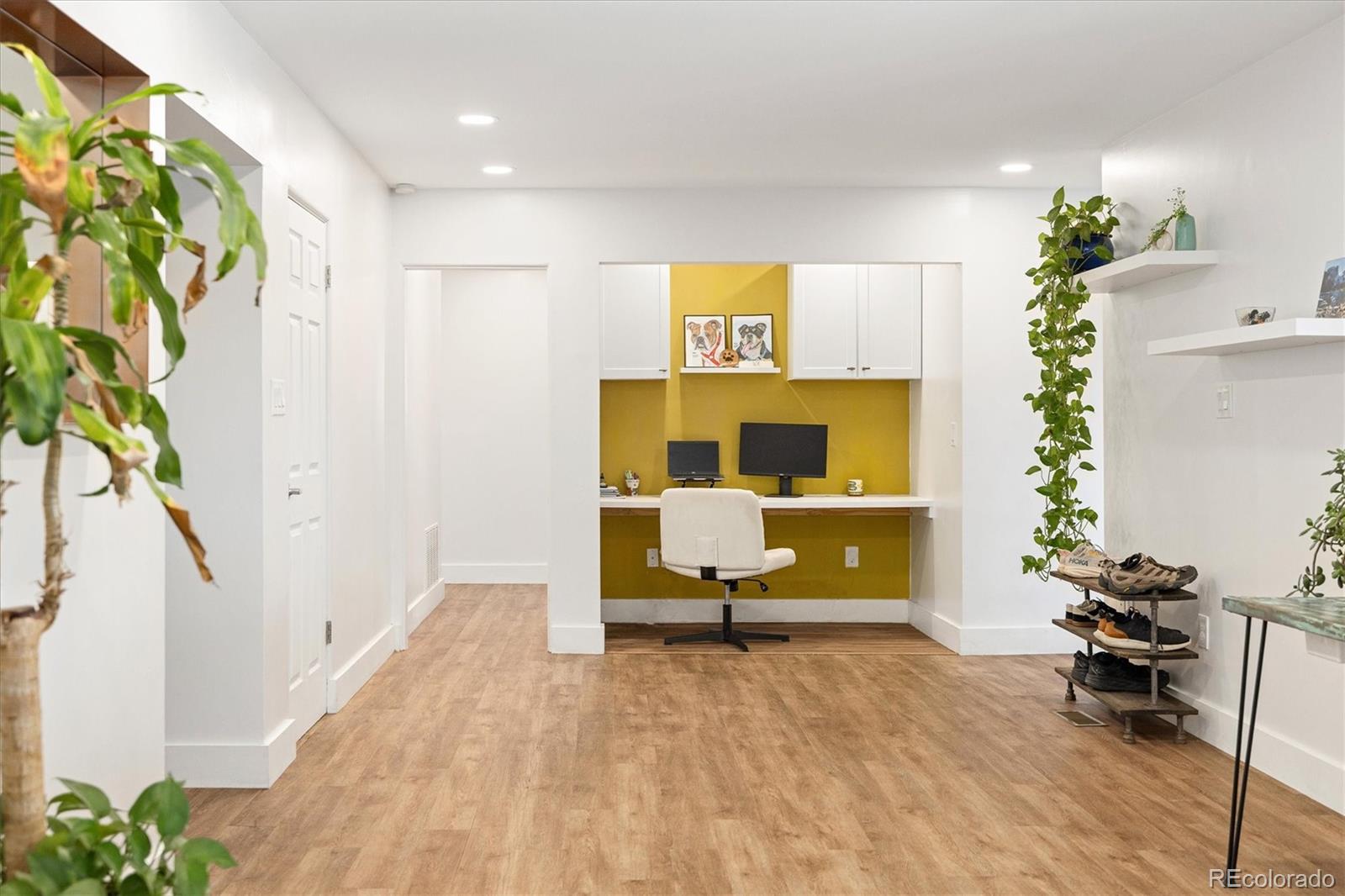 MLS Image #19 for 2250 n monaco parkway,denver, Colorado