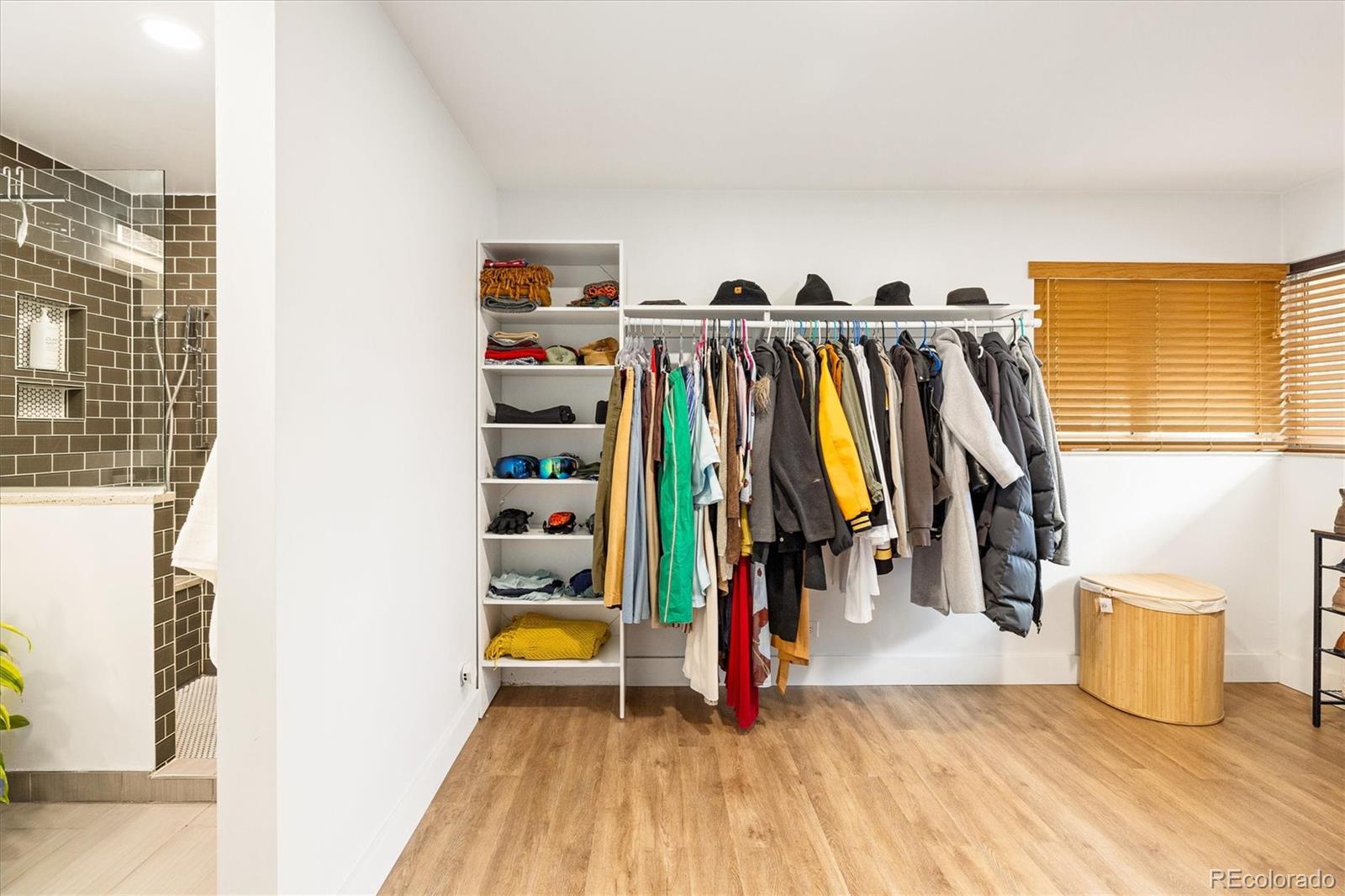 MLS Image #22 for 2250 n monaco parkway,denver, Colorado