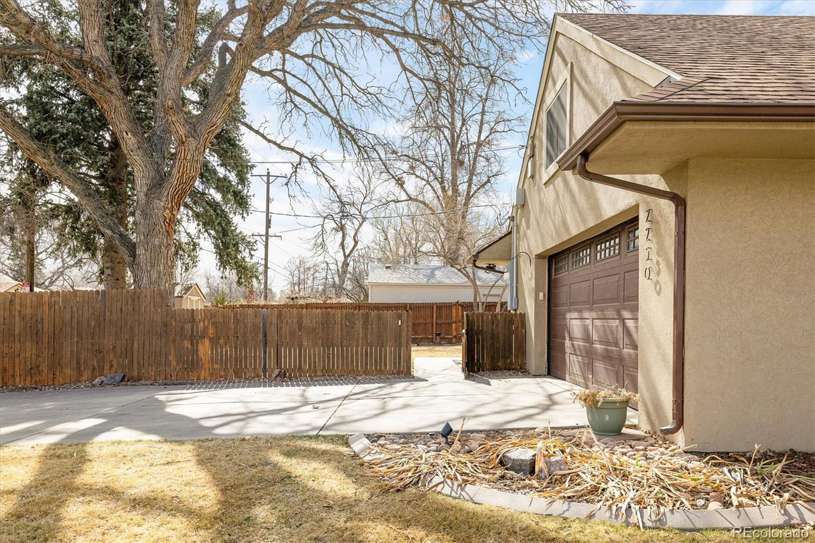MLS Image #4 for 2250 n monaco parkway,denver, Colorado