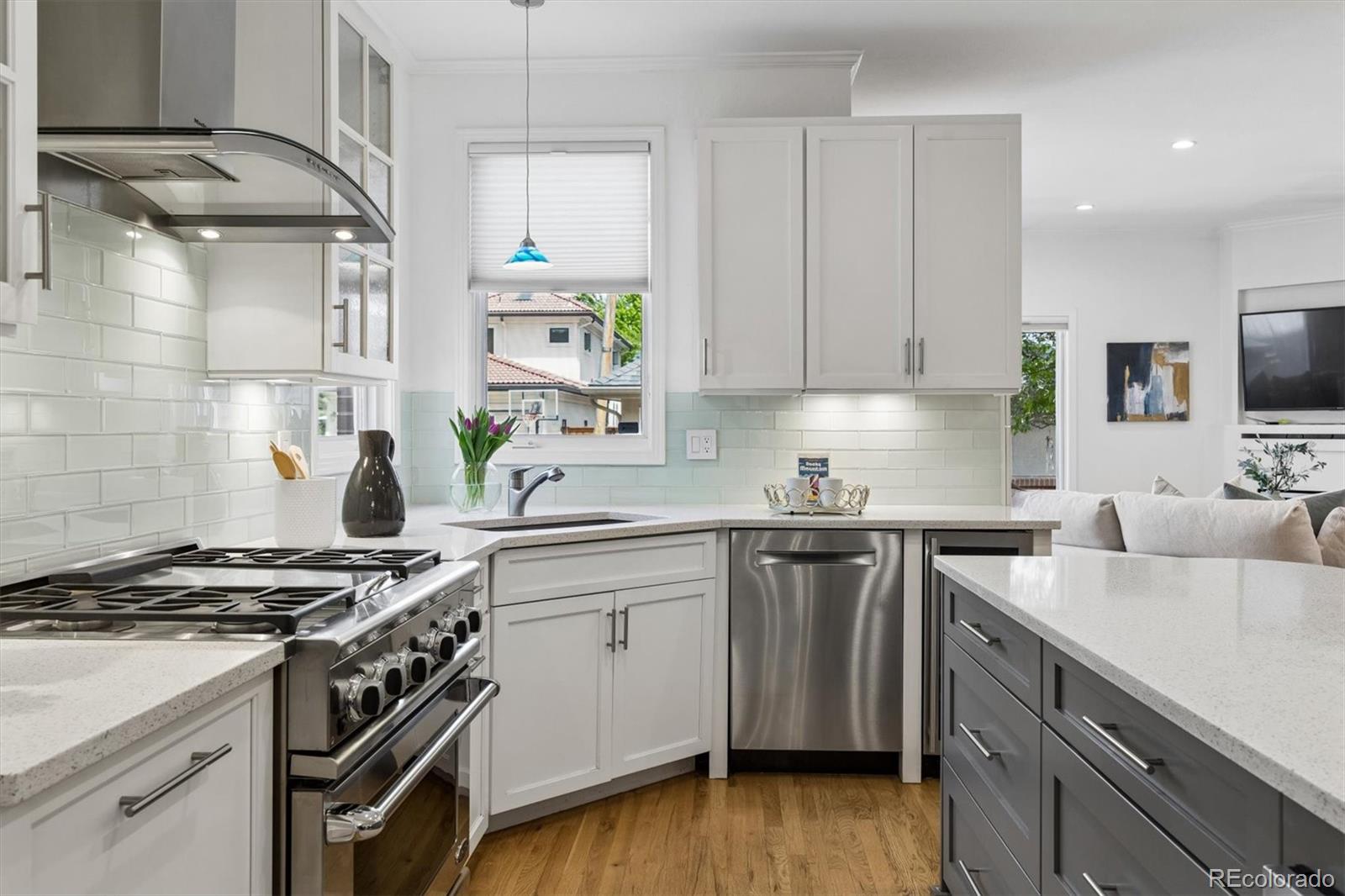 MLS Image #9 for 56 s monroe street,denver, Colorado
