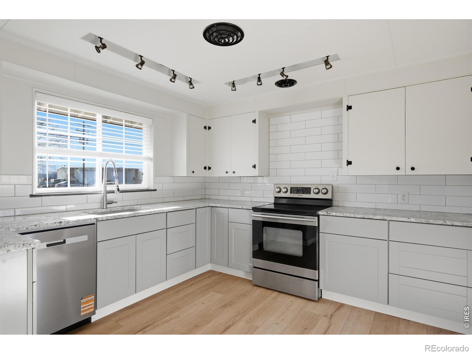 MLS Image #13 for 534 s summit view drive,fort collins, Colorado