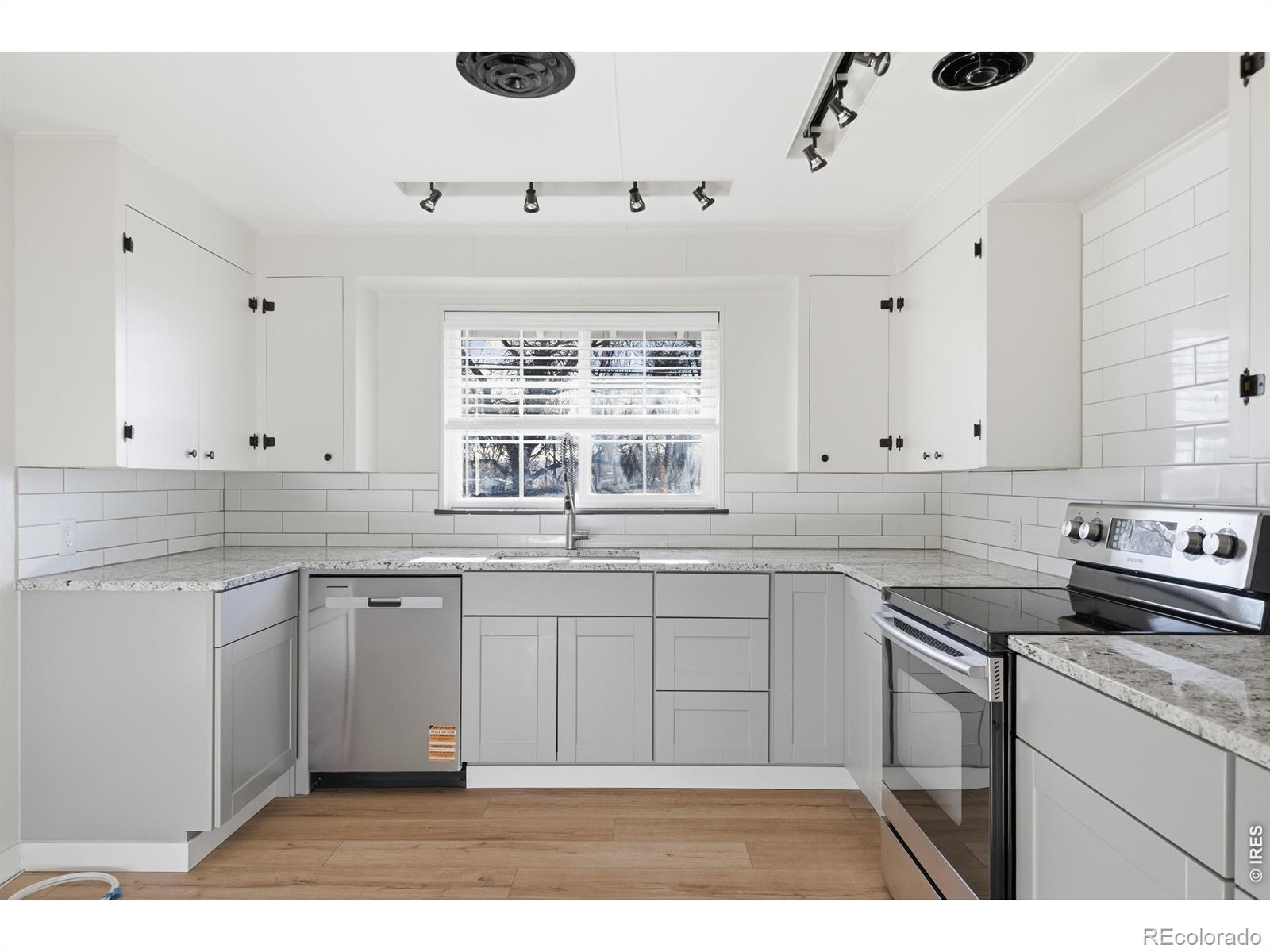 MLS Image #14 for 534 s summit view drive,fort collins, Colorado