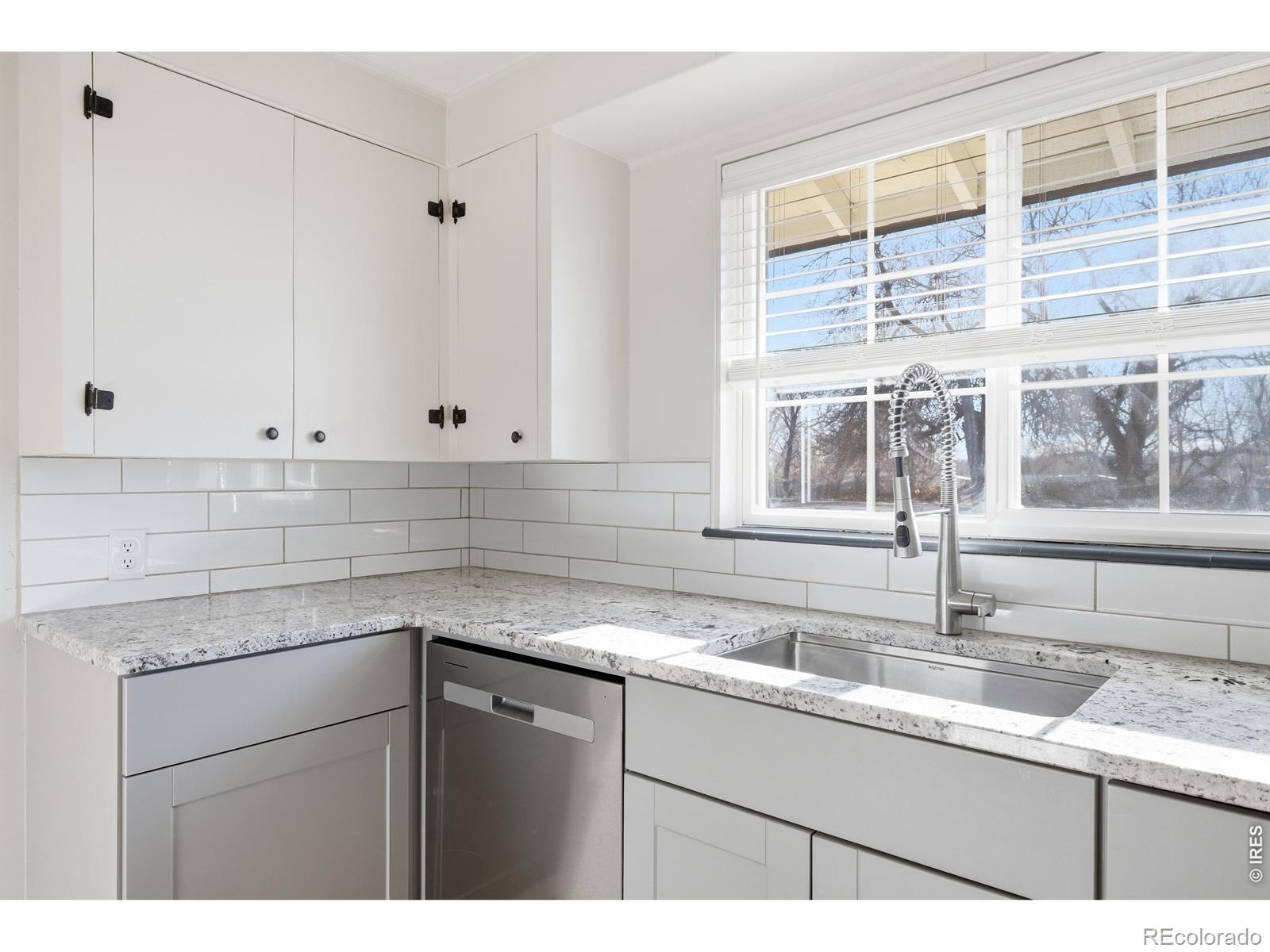 MLS Image #15 for 534 s summit view drive,fort collins, Colorado