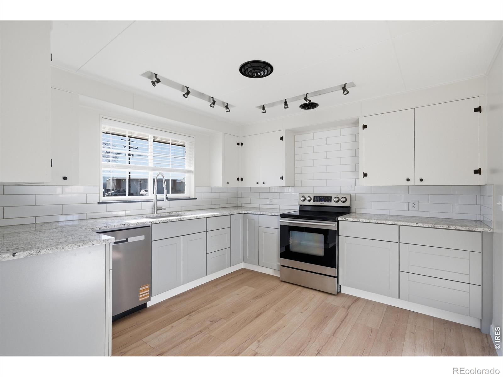 MLS Image #16 for 534 s summit view drive,fort collins, Colorado