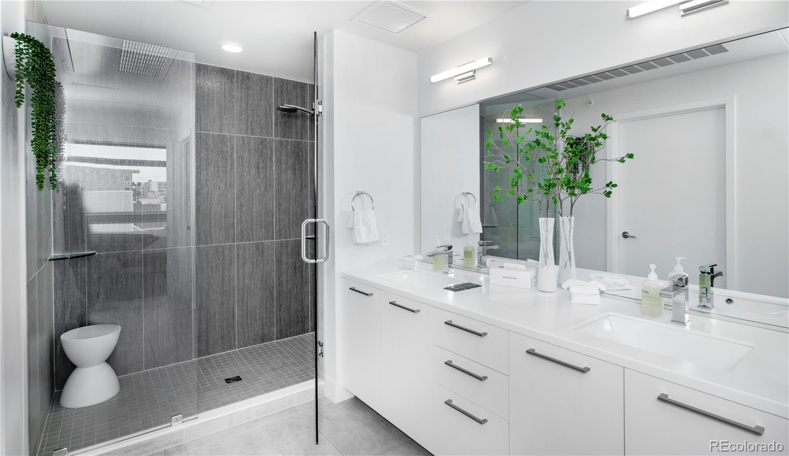 MLS Image #38 for 2880 n zuni street 303,denver, Colorado