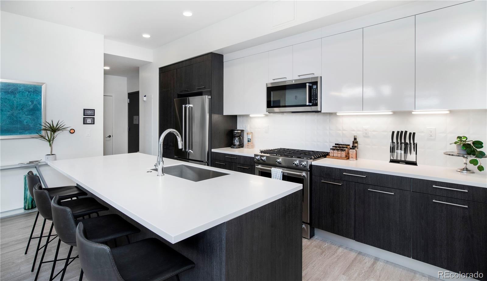 MLS Image #5 for 2880 n zuni street 303,denver, Colorado