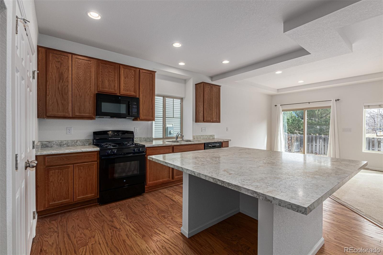 MLS Image #2 for 10536  racine way,commerce city, Colorado