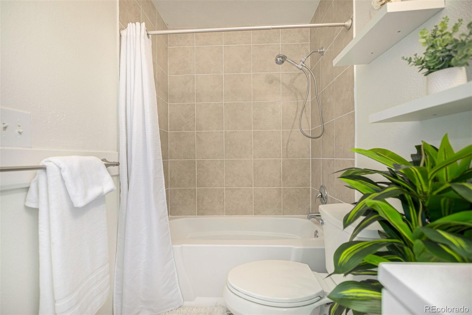 MLS Image #20 for 3550 s harlan street,denver, Colorado