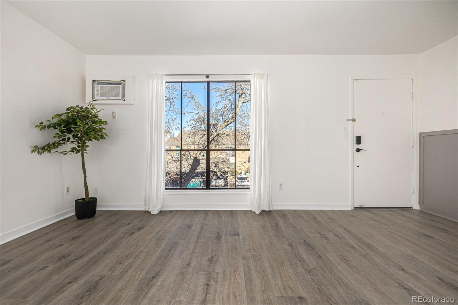 MLS Image #7 for 3550 s harlan street,denver, Colorado