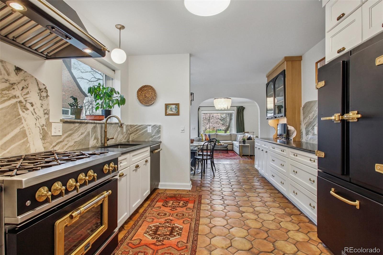 MLS Image #10 for 1521  monaco parkway,denver, Colorado