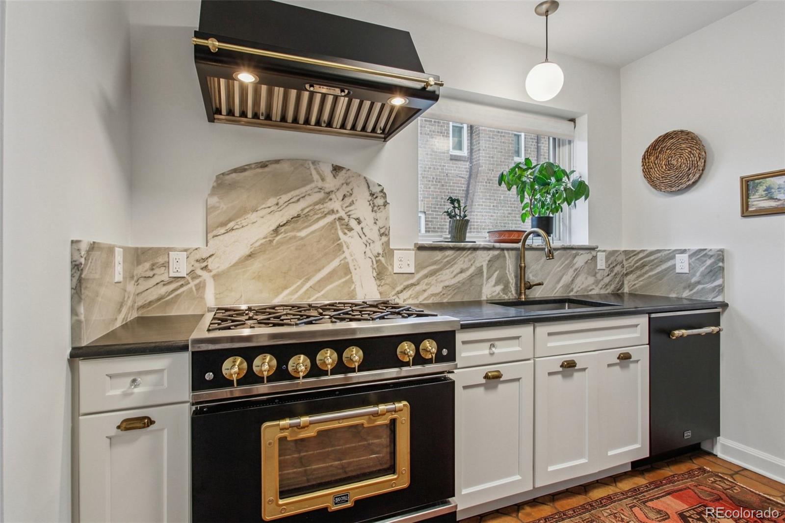 MLS Image #8 for 1521  monaco parkway,denver, Colorado