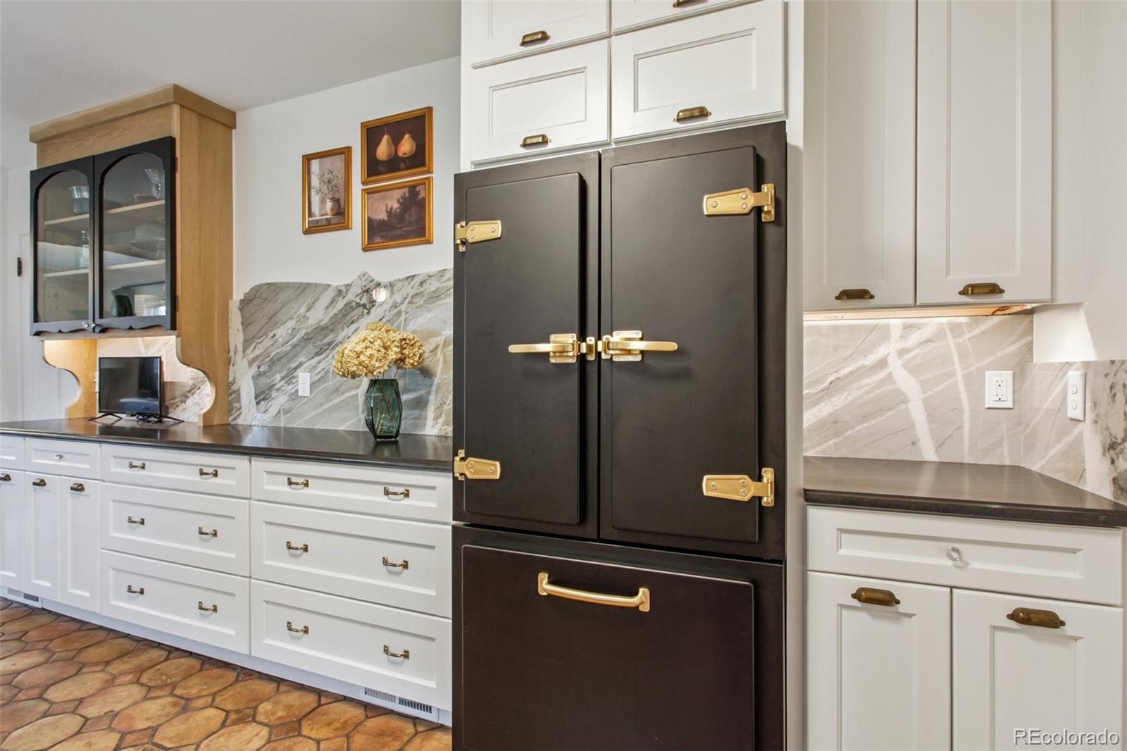 MLS Image #9 for 1521  monaco parkway,denver, Colorado