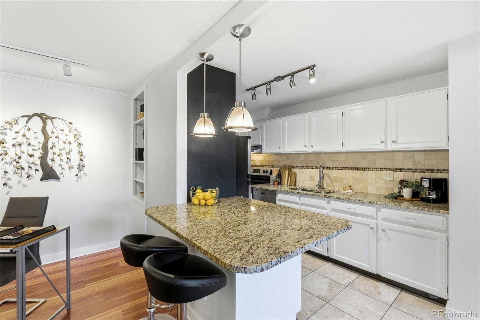 MLS Image #28 for 2  adams street 105,denver, Colorado
