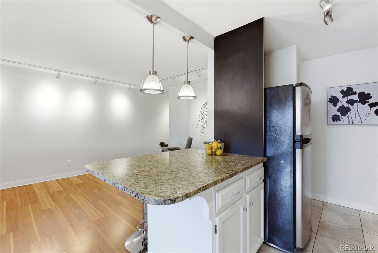 MLS Image #29 for 2  adams street 105,denver, Colorado