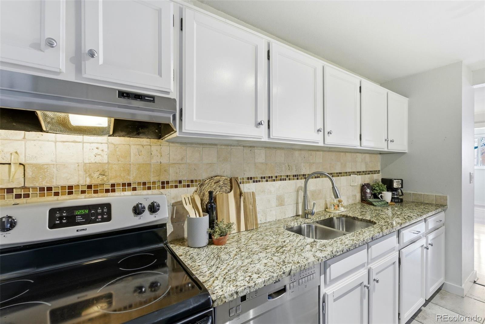 MLS Image #31 for 2  adams street 105,denver, Colorado