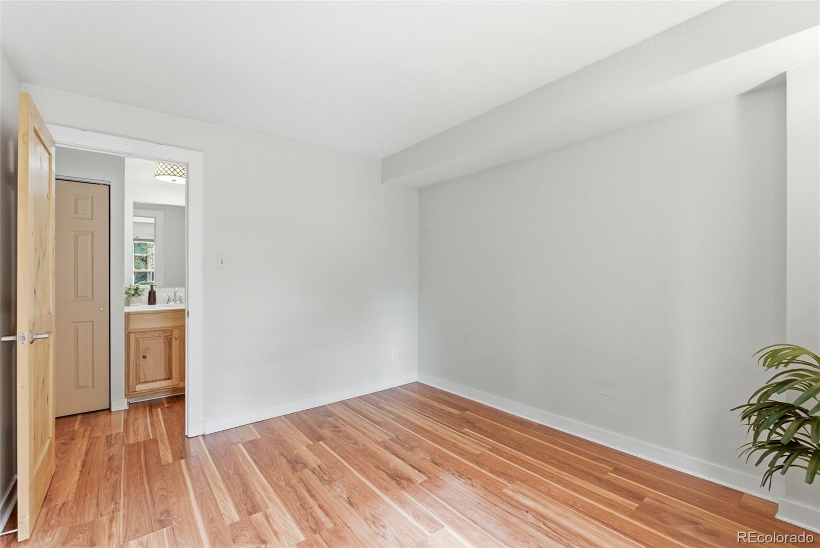 MLS Image #38 for 2  adams street 105,denver, Colorado