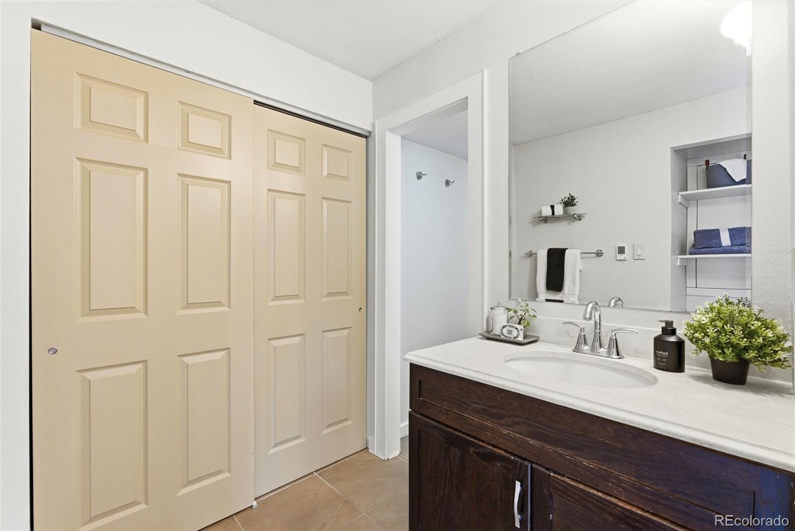 MLS Image #42 for 2  adams street 105,denver, Colorado