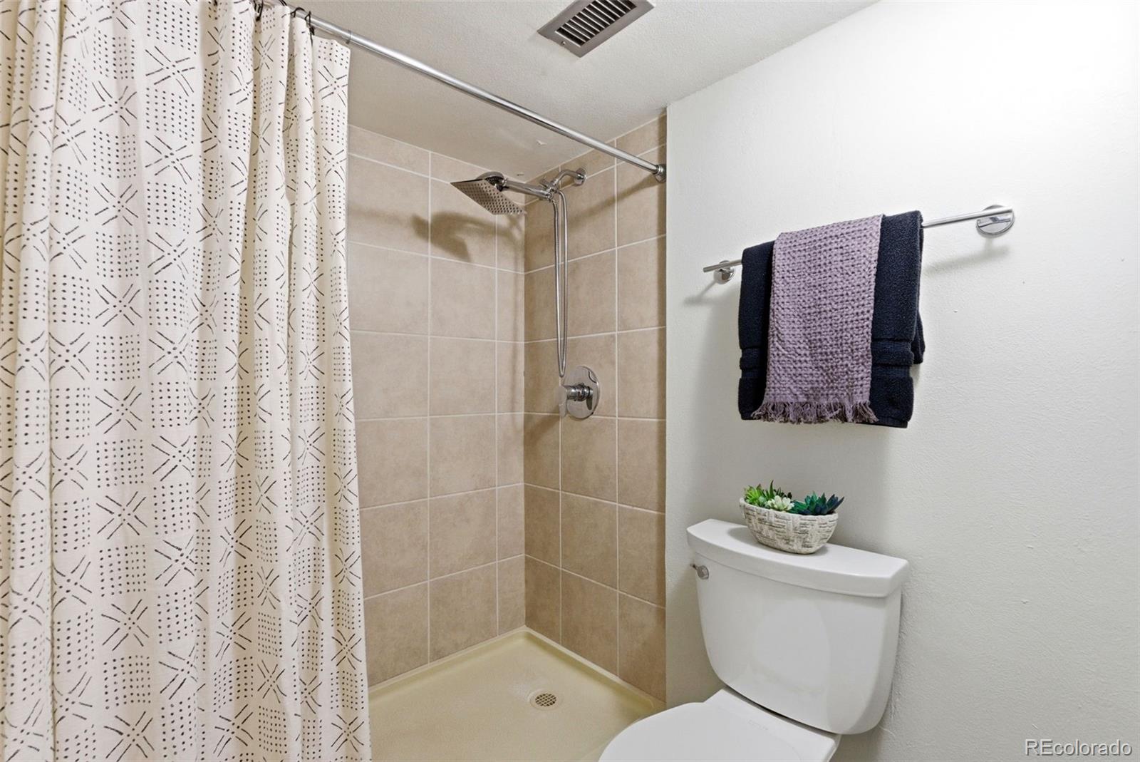 MLS Image #44 for 2  adams street 105,denver, Colorado