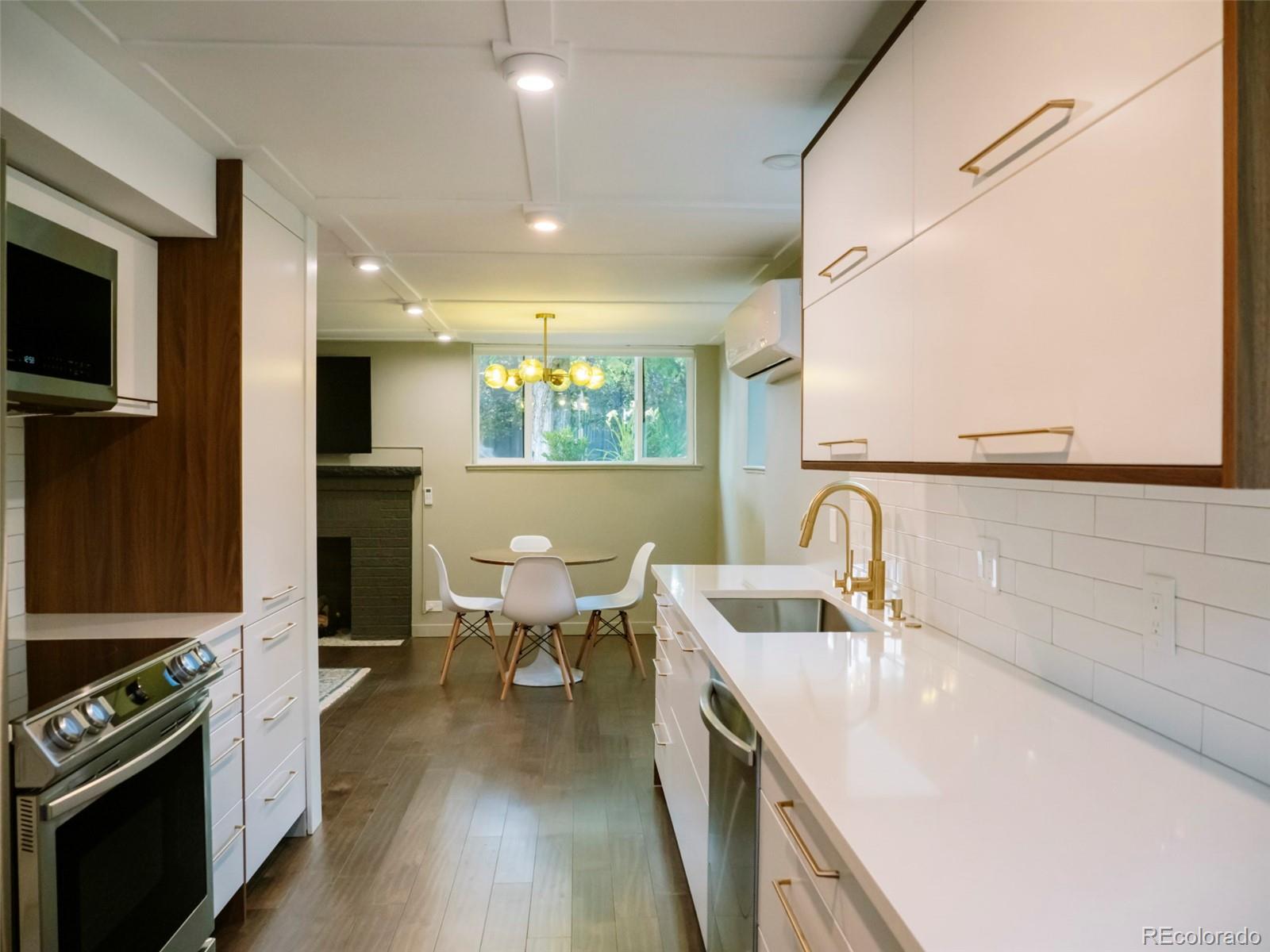MLS Image #10 for 570  steele street,denver, Colorado