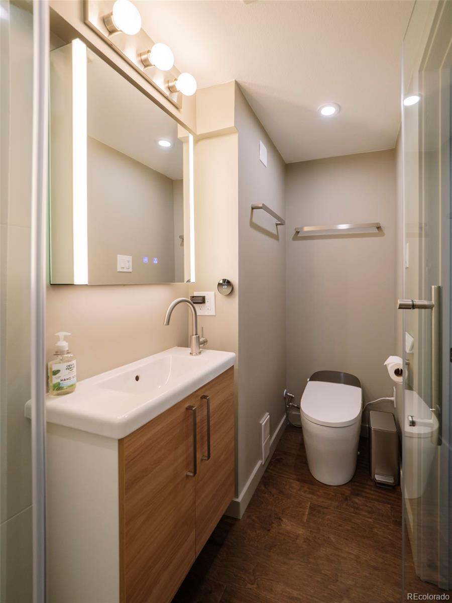MLS Image #17 for 570  steele street,denver, Colorado