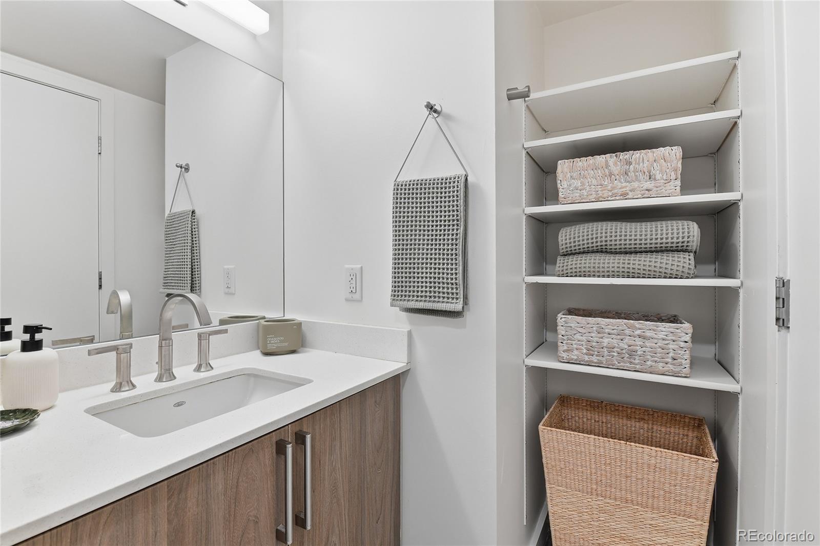 MLS Image #14 for 1495  vrain street,denver, Colorado
