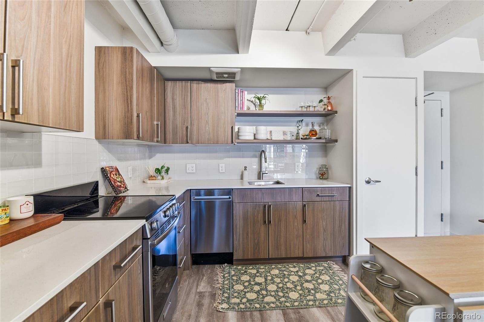 MLS Image #3 for 1495  vrain street,denver, Colorado