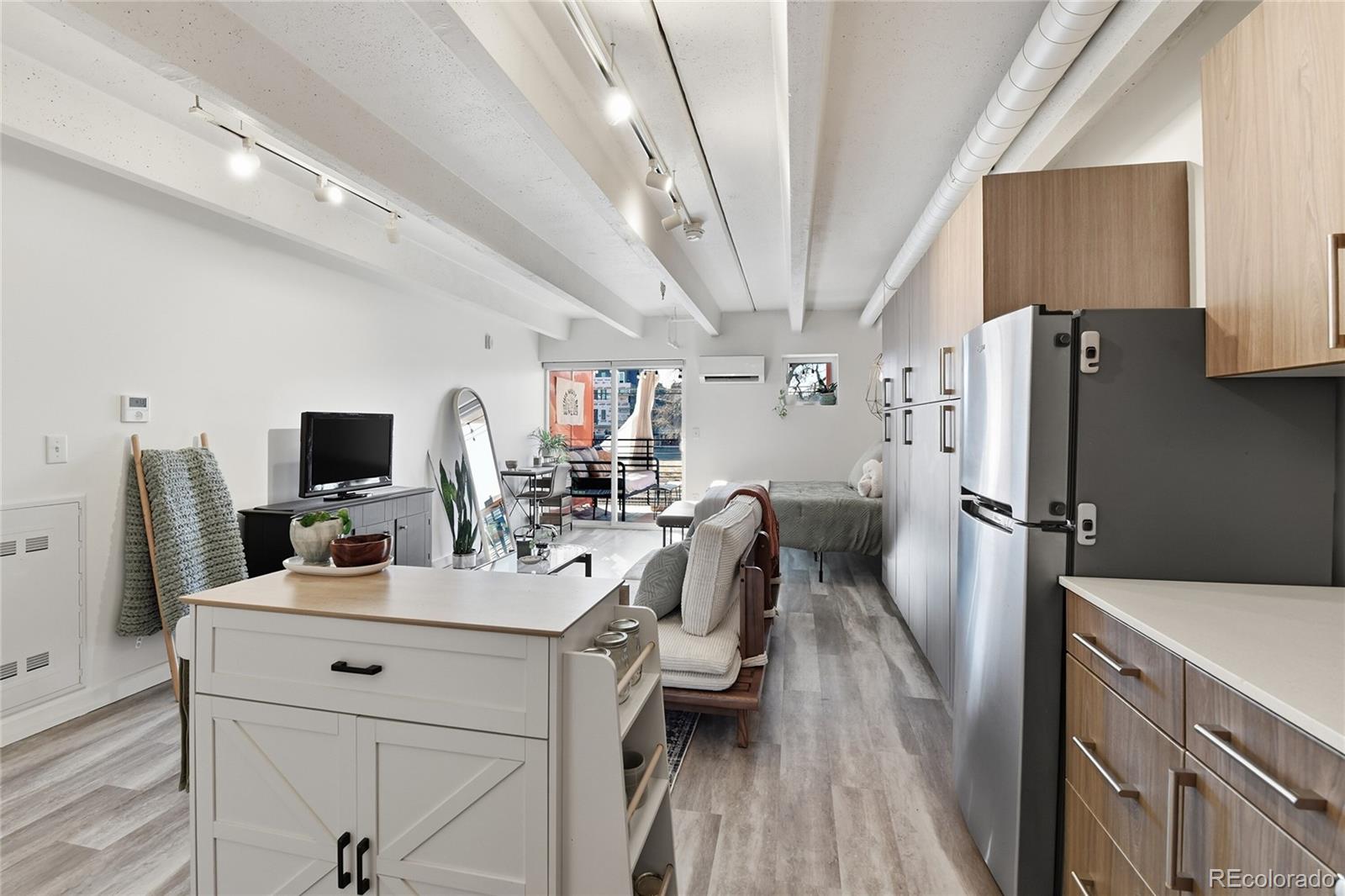MLS Image #4 for 1495  vrain street,denver, Colorado