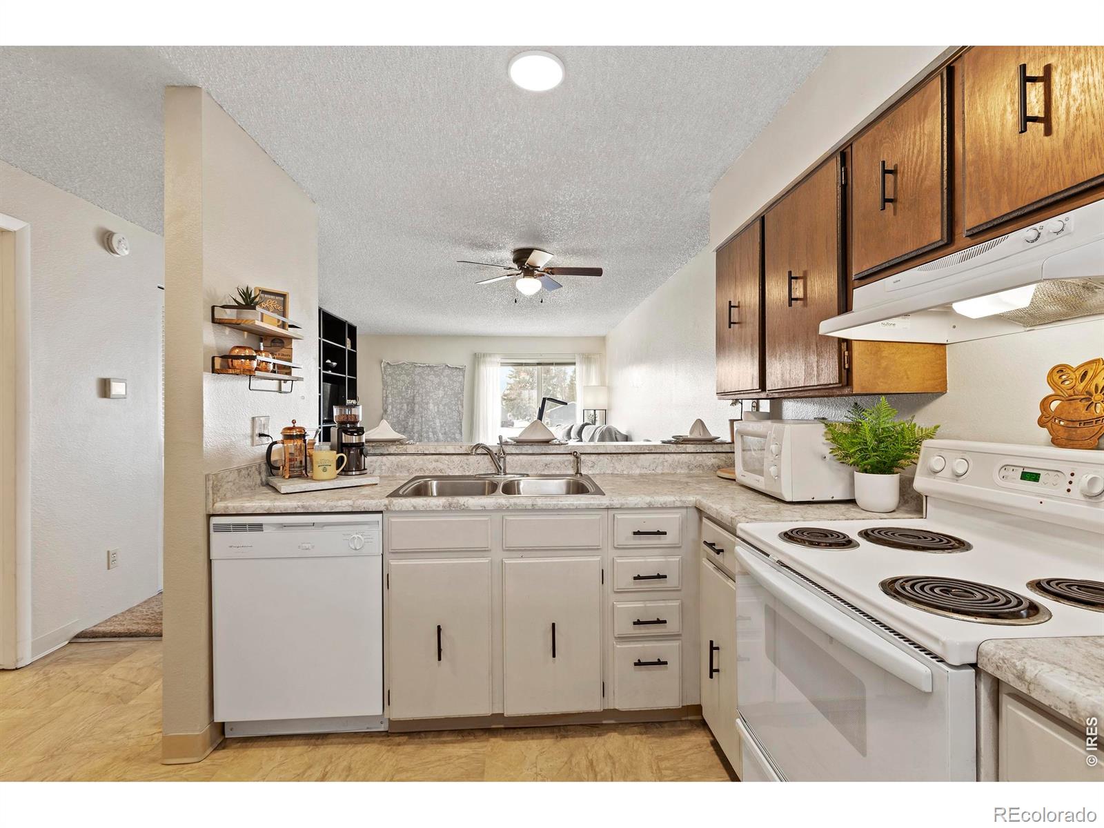 MLS Image #5 for 1705  heatheridge road,fort collins, Colorado