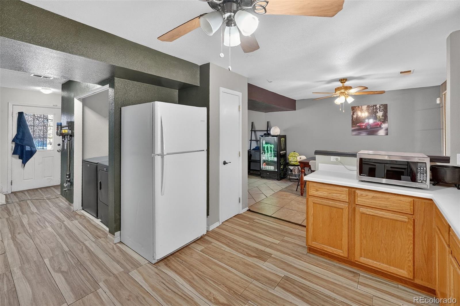 MLS Image #16 for 15852 e 48th place,denver, Colorado