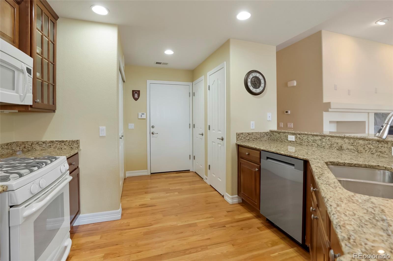 MLS Image #12 for 23590 e jamison place,aurora, Colorado