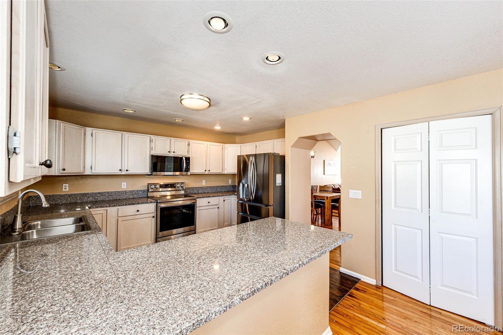 MLS Image #11 for 5345 s flanders way,centennial, Colorado