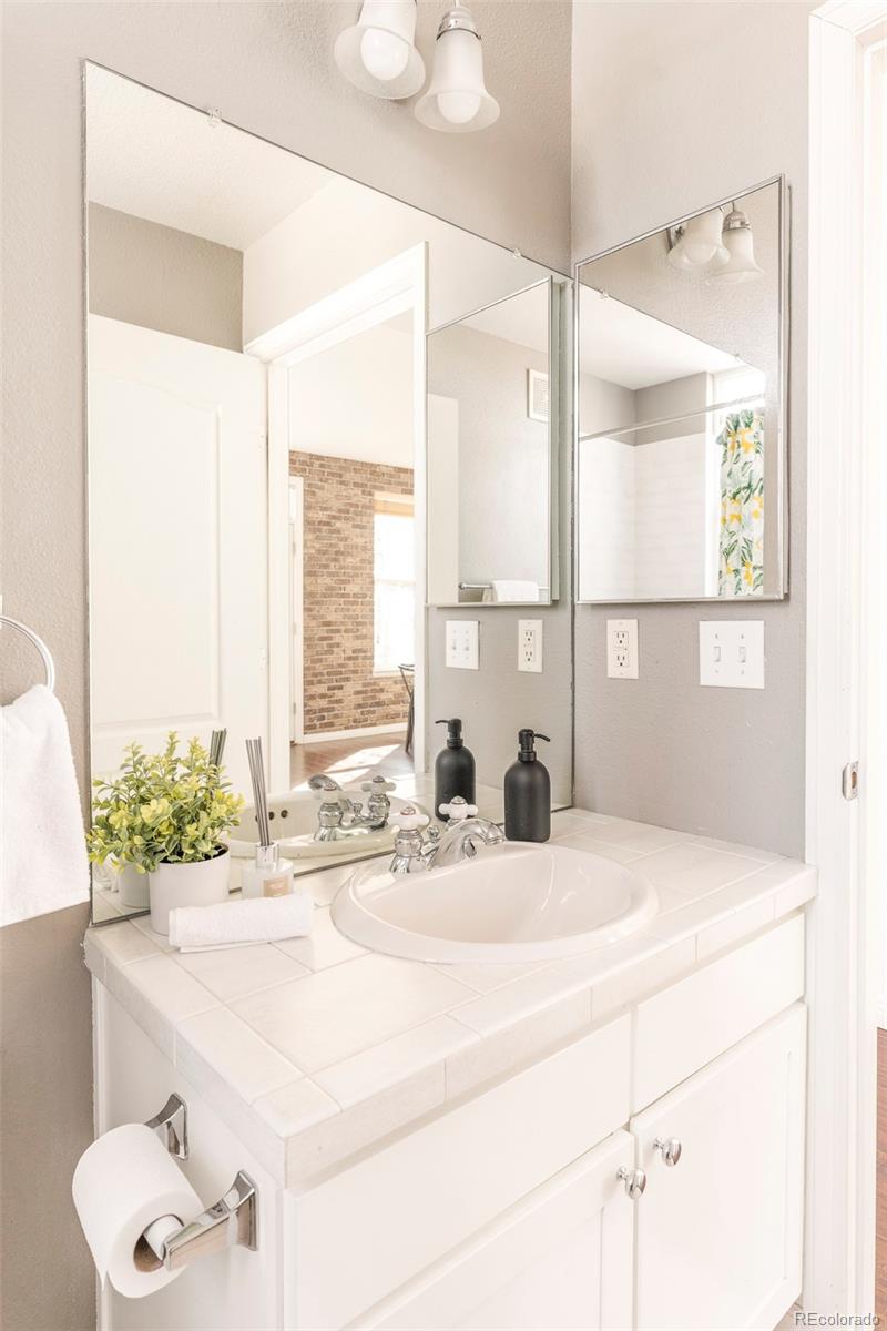 MLS Image #17 for 1655 n humboldt street 206,denver, Colorado