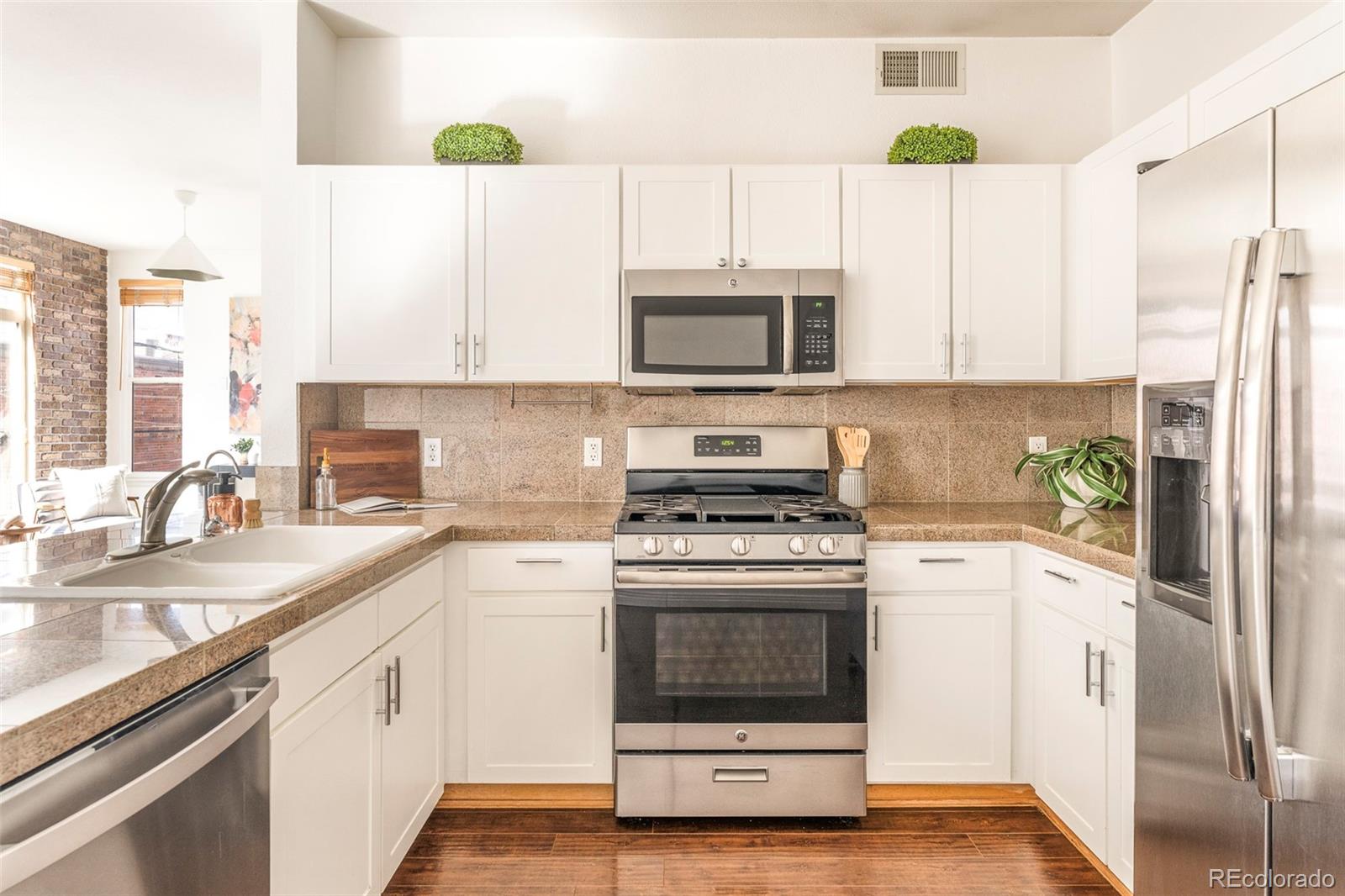 MLS Image #8 for 1655 n humboldt street 206,denver, Colorado