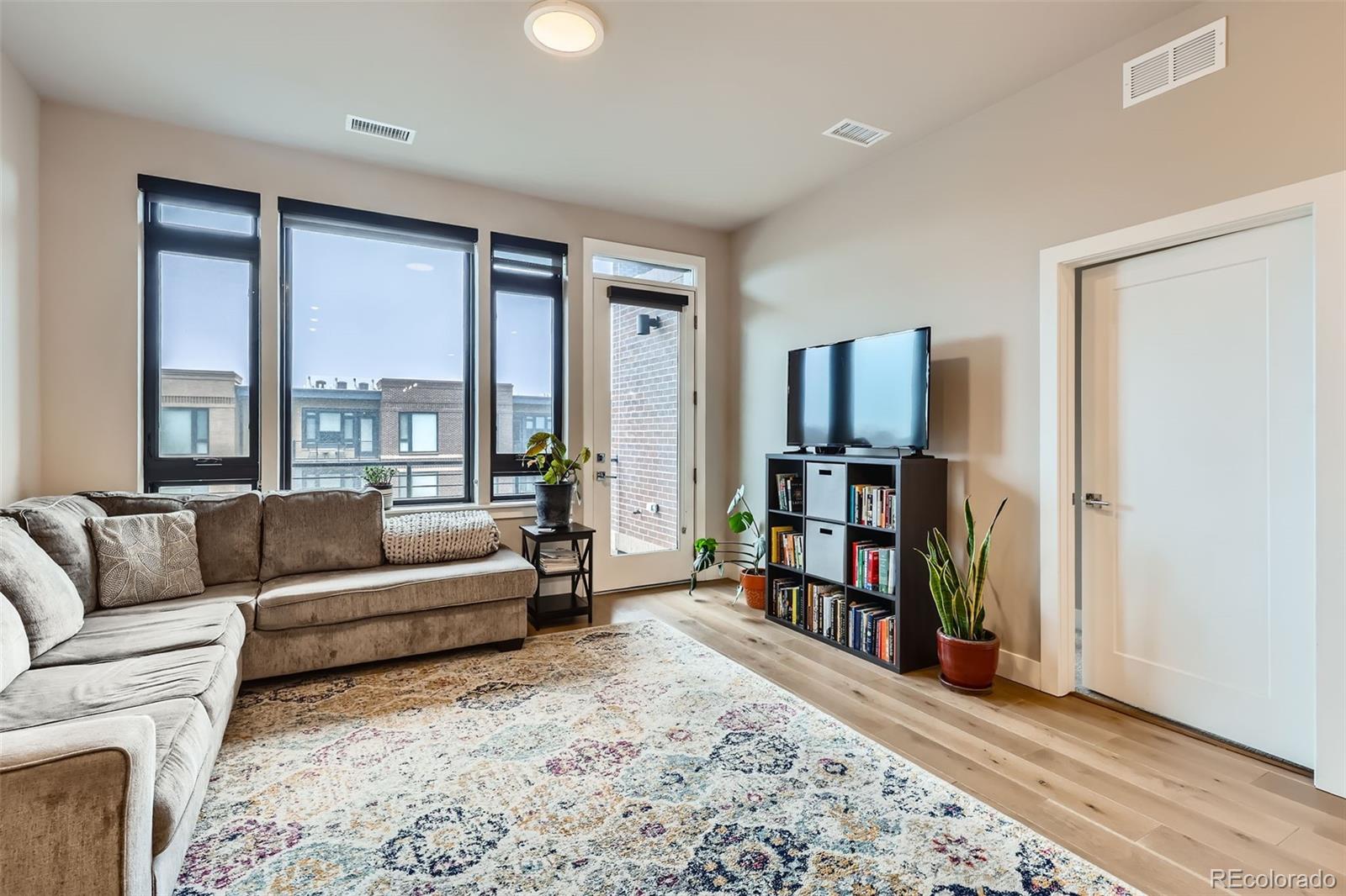 MLS Image #10 for 6618 e lowry boulevard 307,denver, Colorado